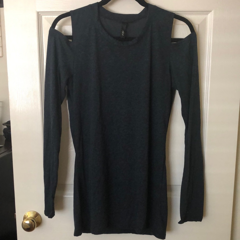 Open shoulder long sleeve